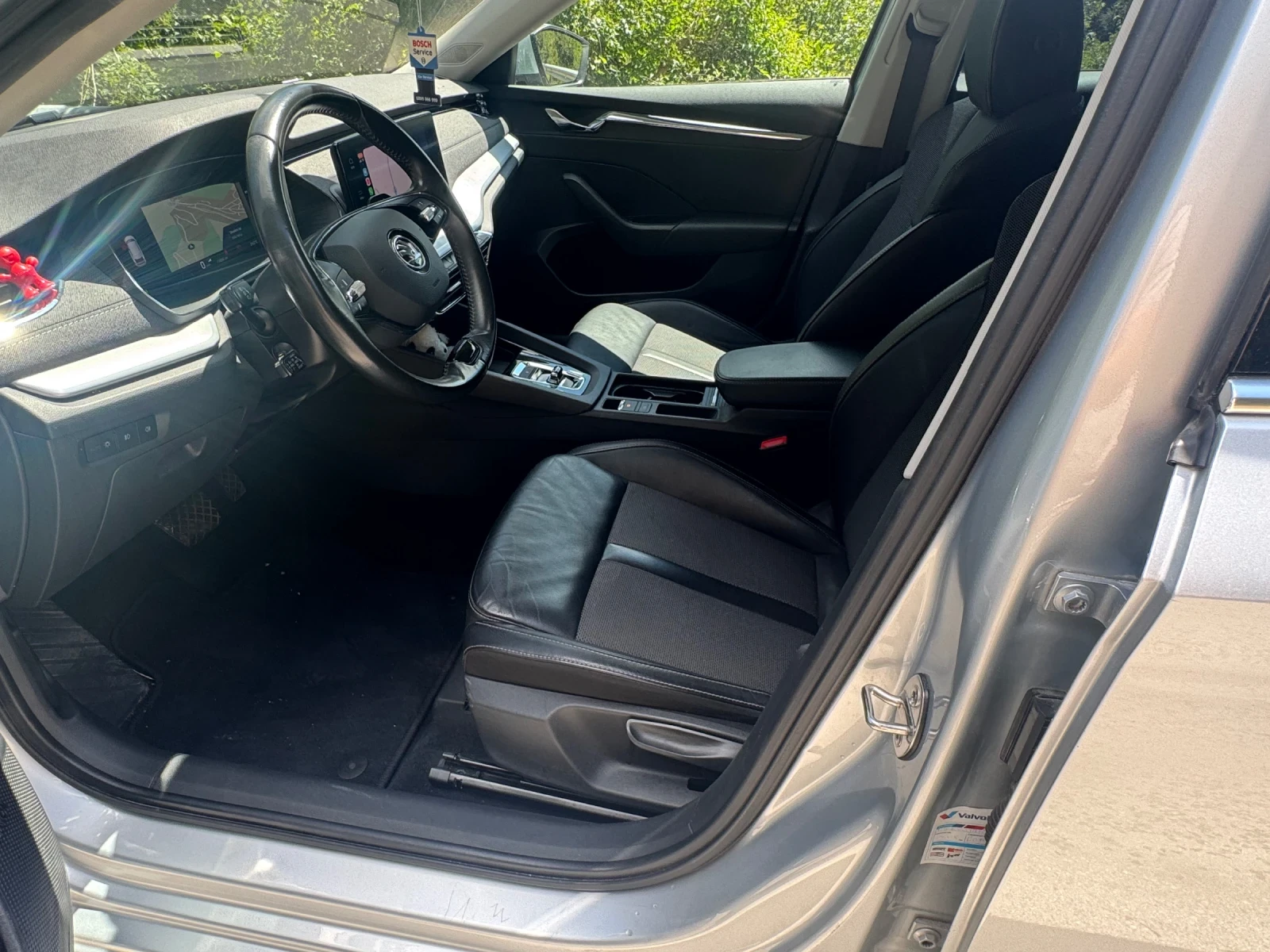 Skoda Octavia 2.0 TDi Style plus Combi, снимка 9 - Автомобили и джипове - 55414580