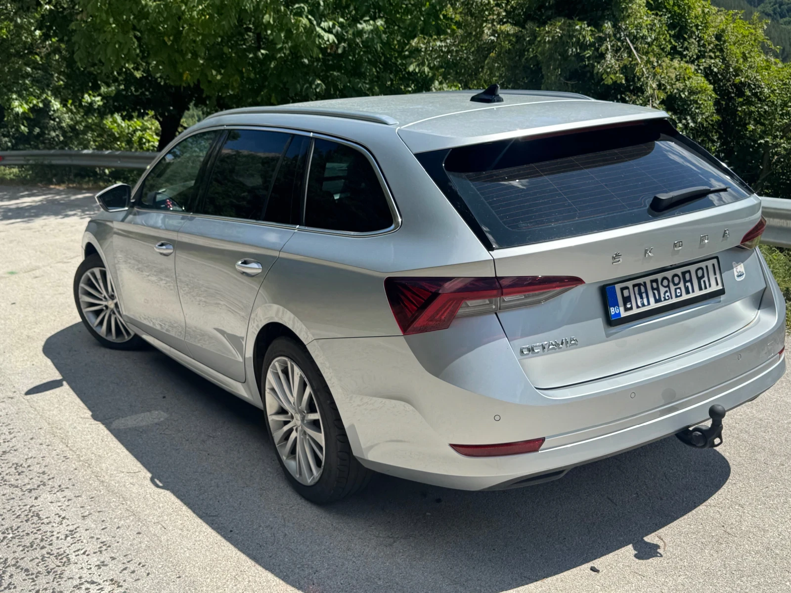 Skoda Octavia 2.0 TDi Style plus Combi, снимка 2 - Автомобили и джипове - 55414580