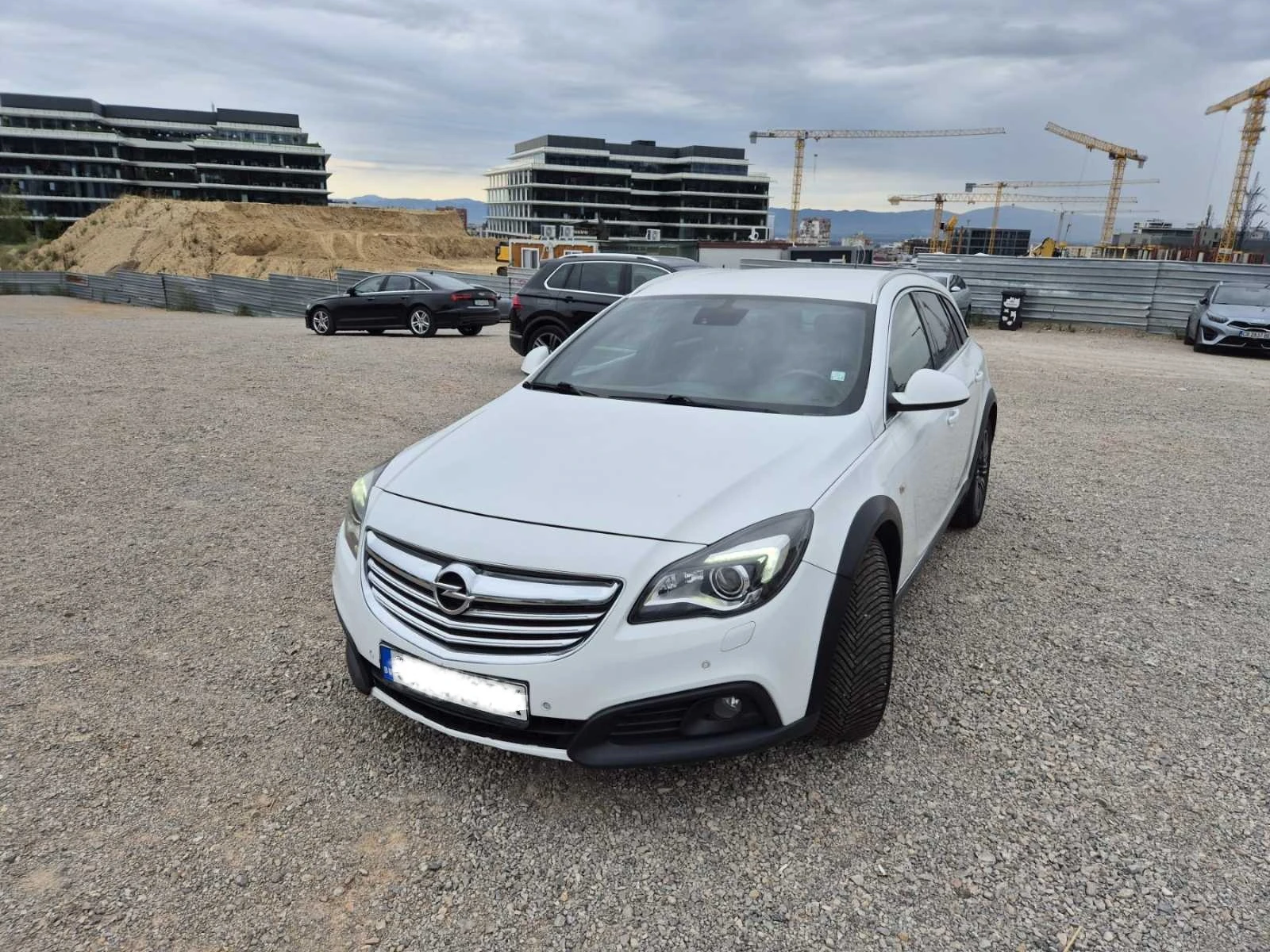Opel Insignia, снимка 2 - Автомобили и джипове - 55485485
