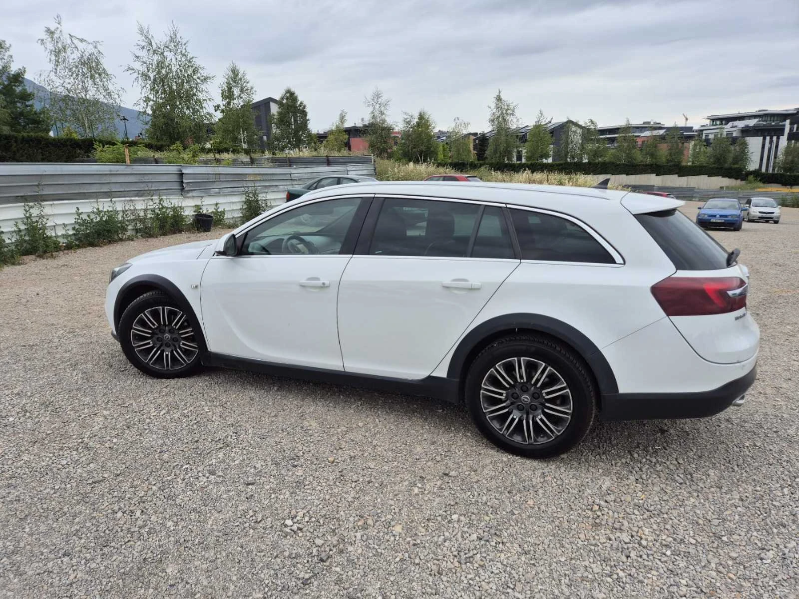Opel Insignia, снимка 6 - Автомобили и джипове - 55485485
