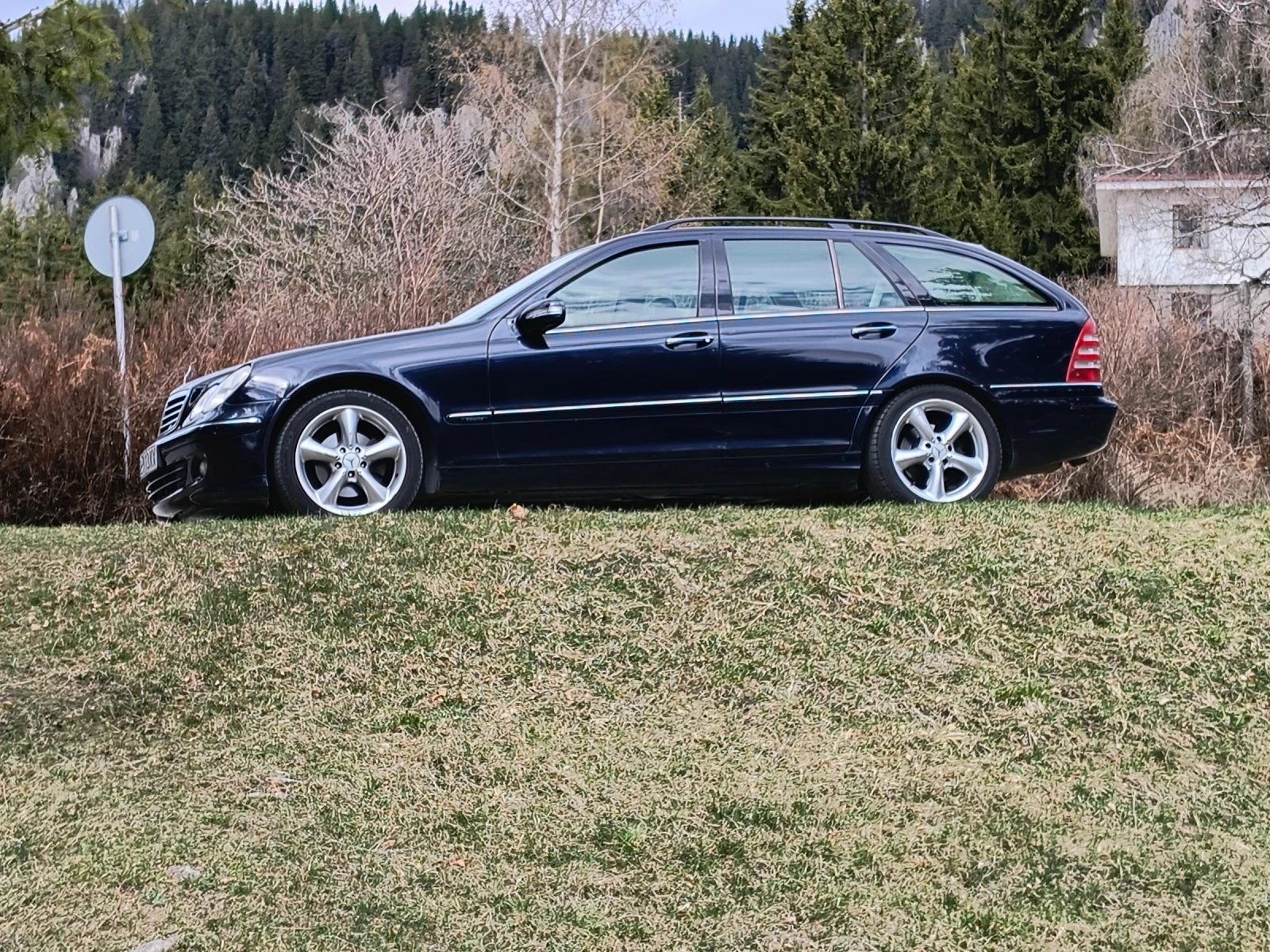 Mercedes-Benz 220 Комби , снимка 3 - Автомобили и джипове - 55700336