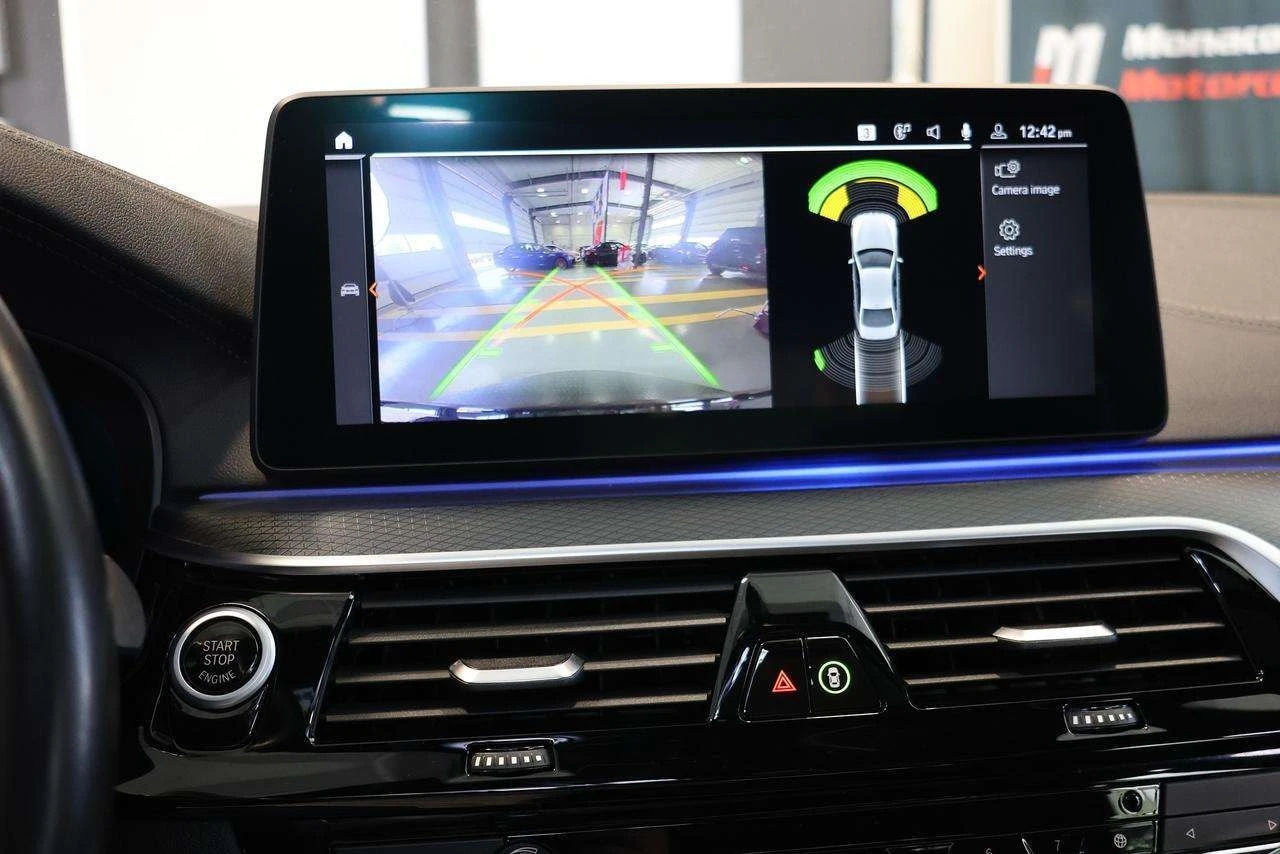 BMW 540 * 540i 540i xDrive MPKG| SUNROOF| CARPLAY| BLINDSP, снимка 12 - Автомобили и джипове - 56063099