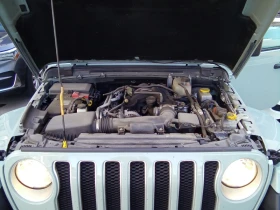 Jeep Wrangler Unlimited Sahara 4D Utility 4WD, снимка 6