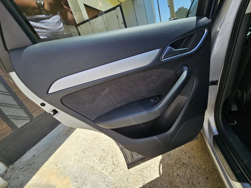 Audi Q3 S-line, quattro , PANORAMA, 7ст. G-tronic, снимка 10 - Автомобили и джипове - 52657307