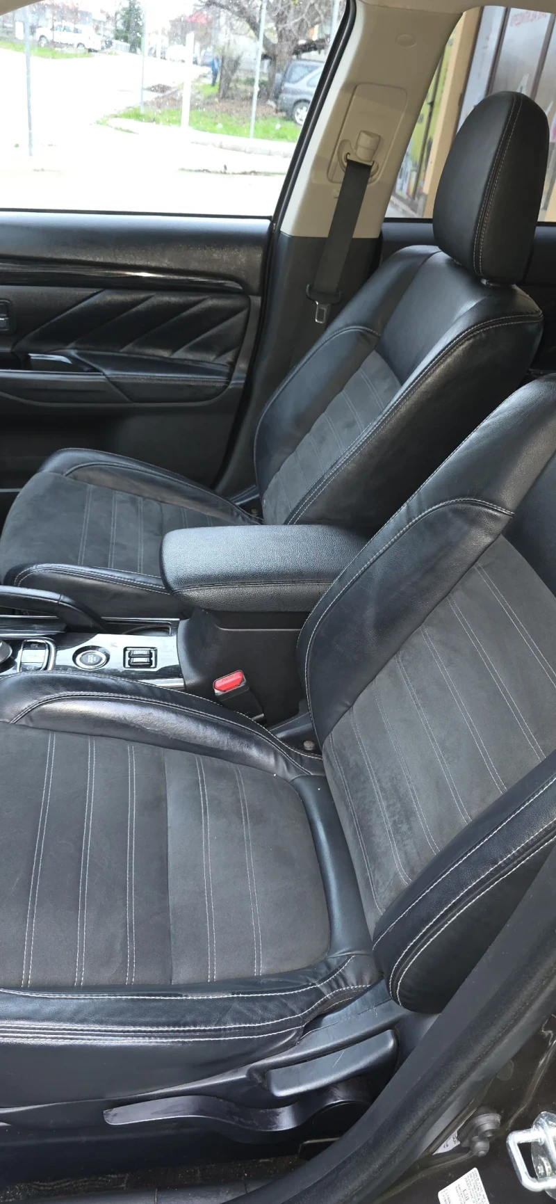 Mitsubishi Outlander 2.0 Plug-in Hibrid, снимка 10 - Автомобили и джипове - 52841981