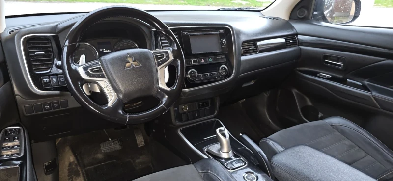 Mitsubishi Outlander 2.0 Plug-in Hibrid, снимка 9 - Автомобили и джипове - 52841981