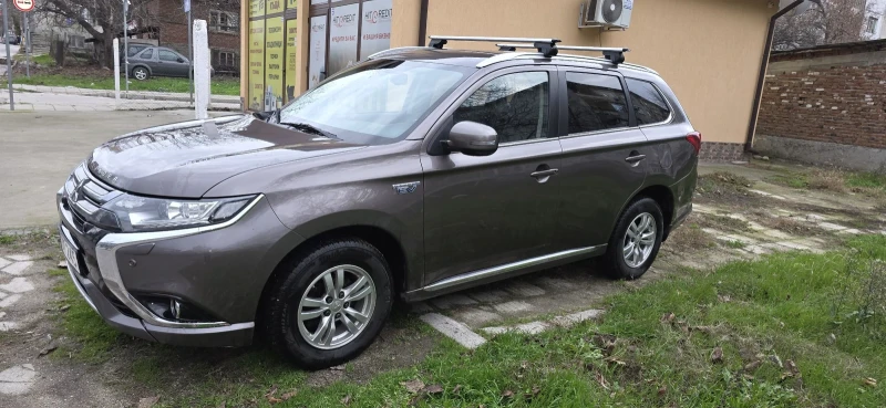 Mitsubishi Outlander 2.0 Plug-in Hibrid, снимка 3 - Автомобили и джипове - 52841981