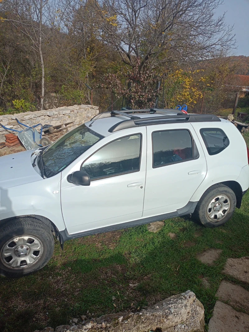Dacia Duster Dacia Duster 1.6 ГАЗ, снимка 3 - Автомобили и джипове - 53219661