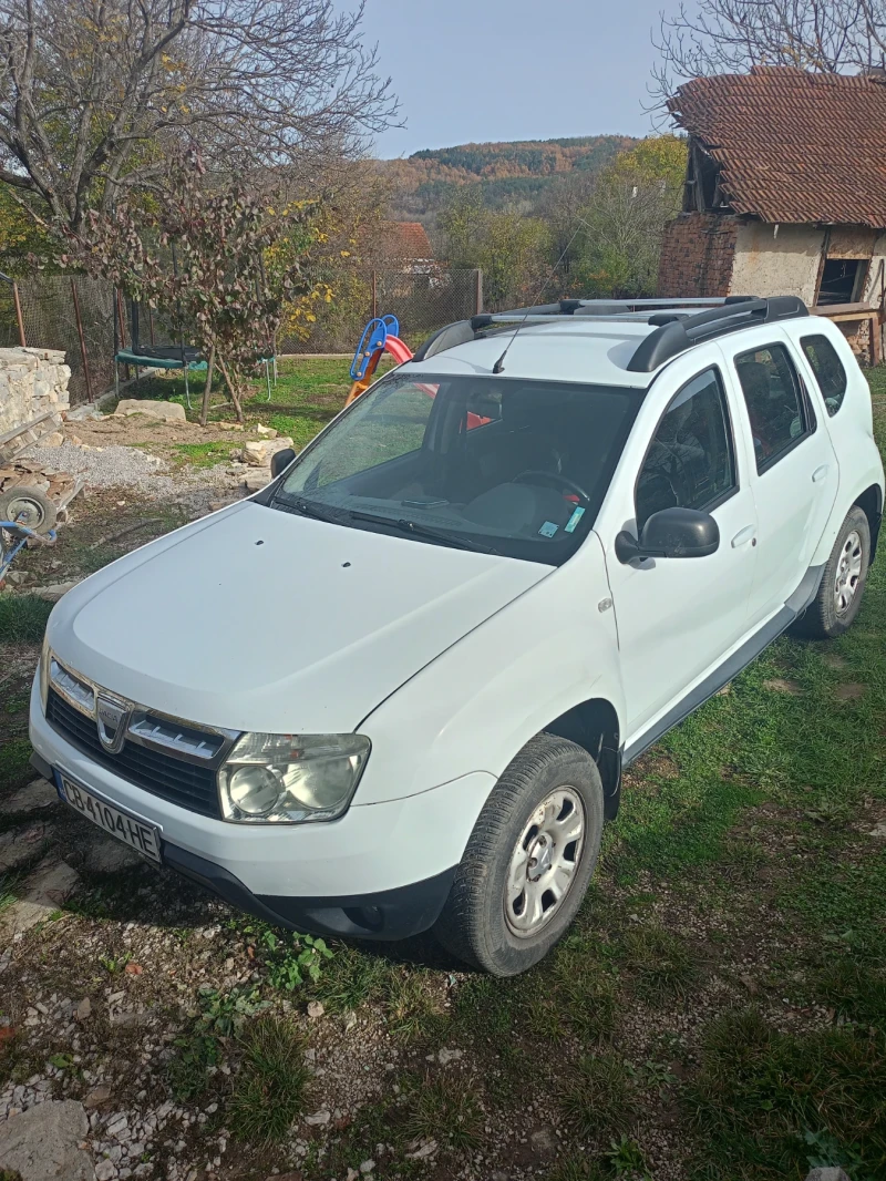 Dacia Duster Dacia Duster 1.6 ГАЗ, снимка 2 - Автомобили и джипове - 53219661