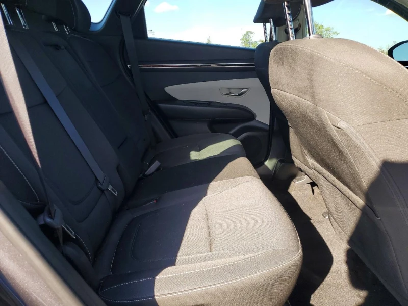 Hyundai Tucson 2.5* SE* РЕАЛНИ КМ* ПЕРФЕКТНА, снимка 10 - Автомобили и джипове - 53472020