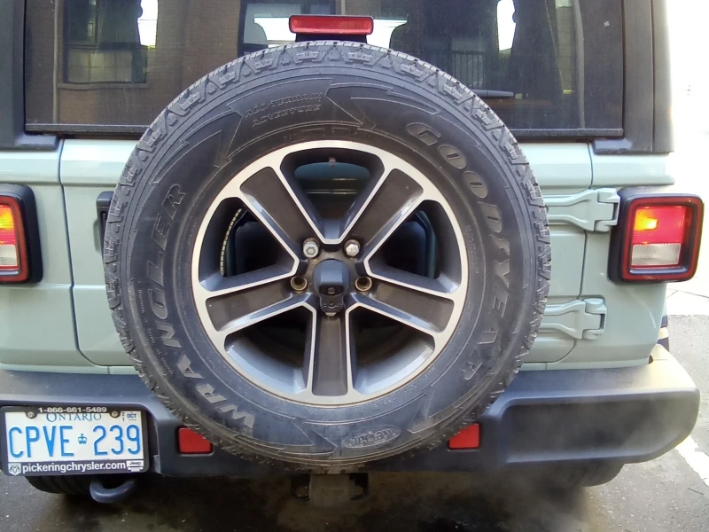 Jeep Wrangler Unlimited Sahara 4D Utility 4WD, снимка 14 - Автомобили и джипове - 54645519