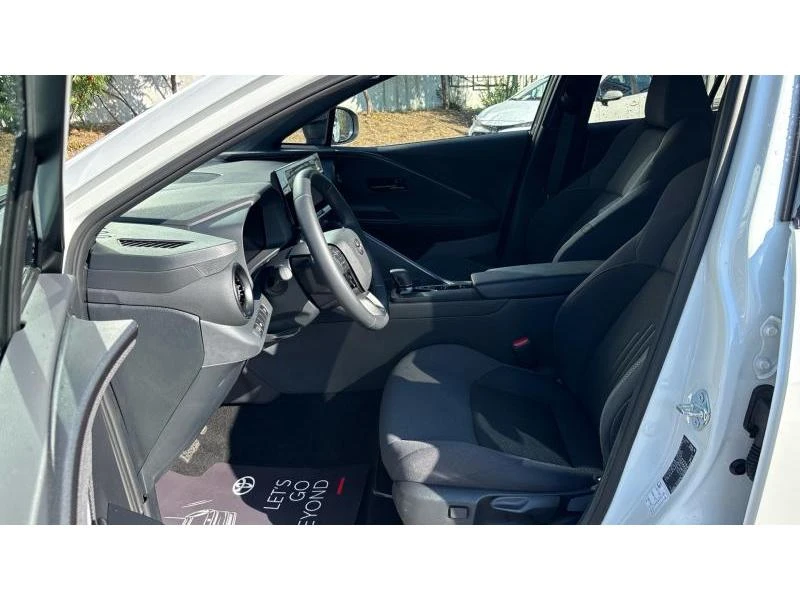 Toyota C-HR 1.8 HEV E-CVT Club FWD | Mobile.bg � ����������� 12
