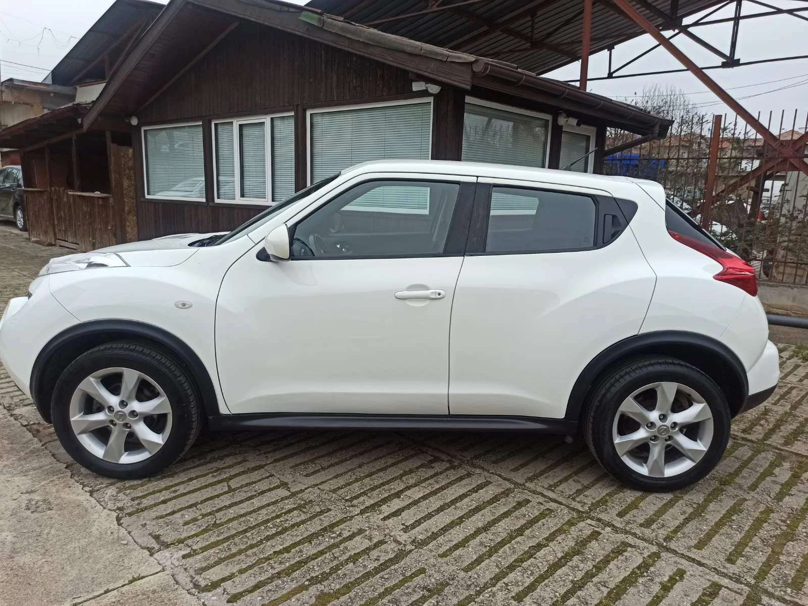 Nissan Juke 1.6 Navi Swiss - изображение 4