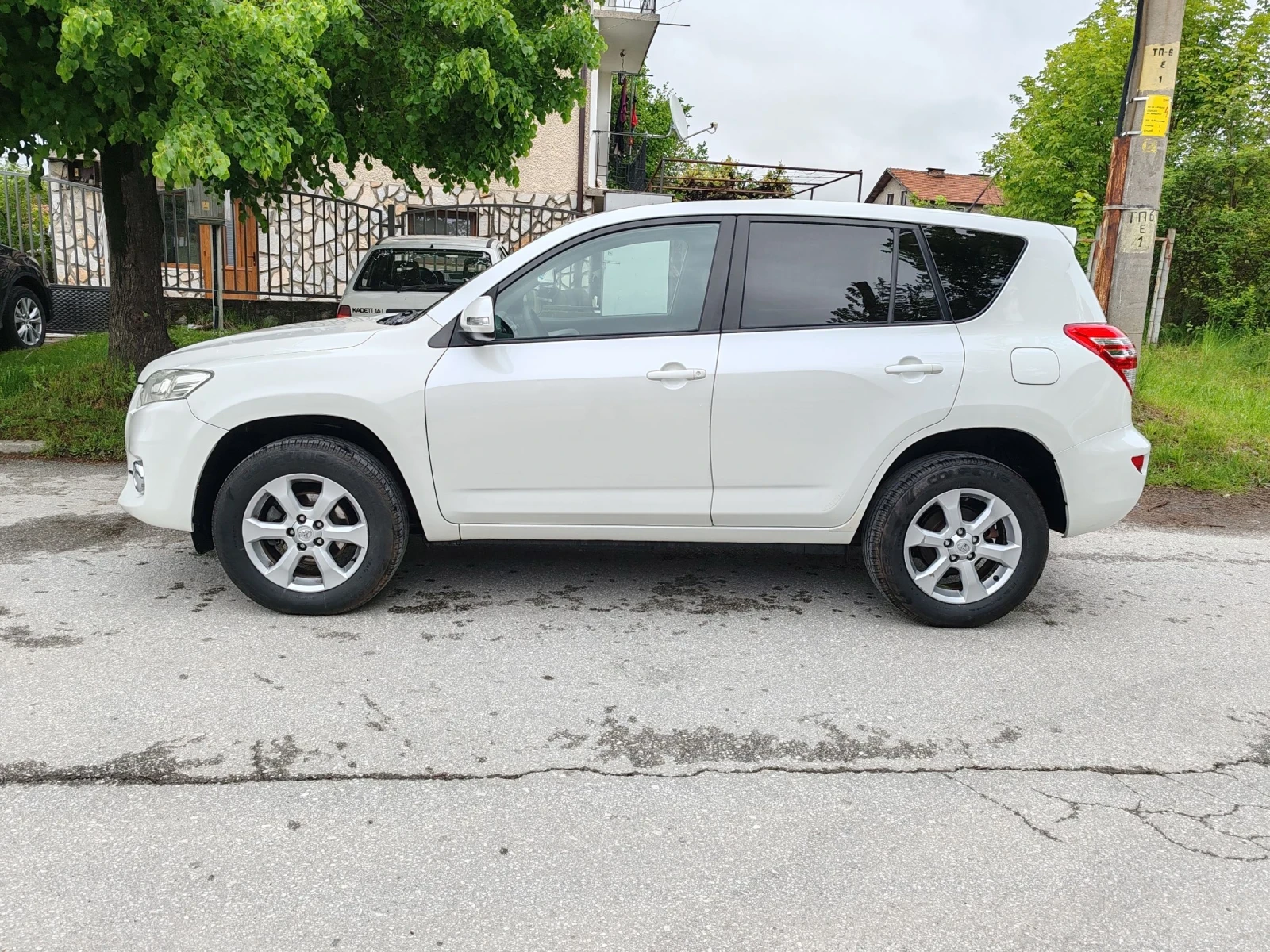 Toyota Rav4 2.2D4D - изображение 6