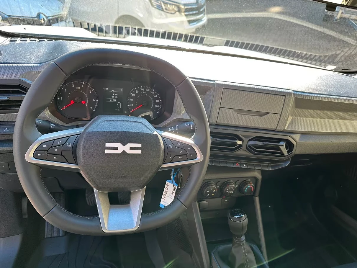 Dacia Duster НОВ!/ECO-G/ГАЗ/ESSENTIAL/101HP/ISOFIX/LPG/116D - изображение 9