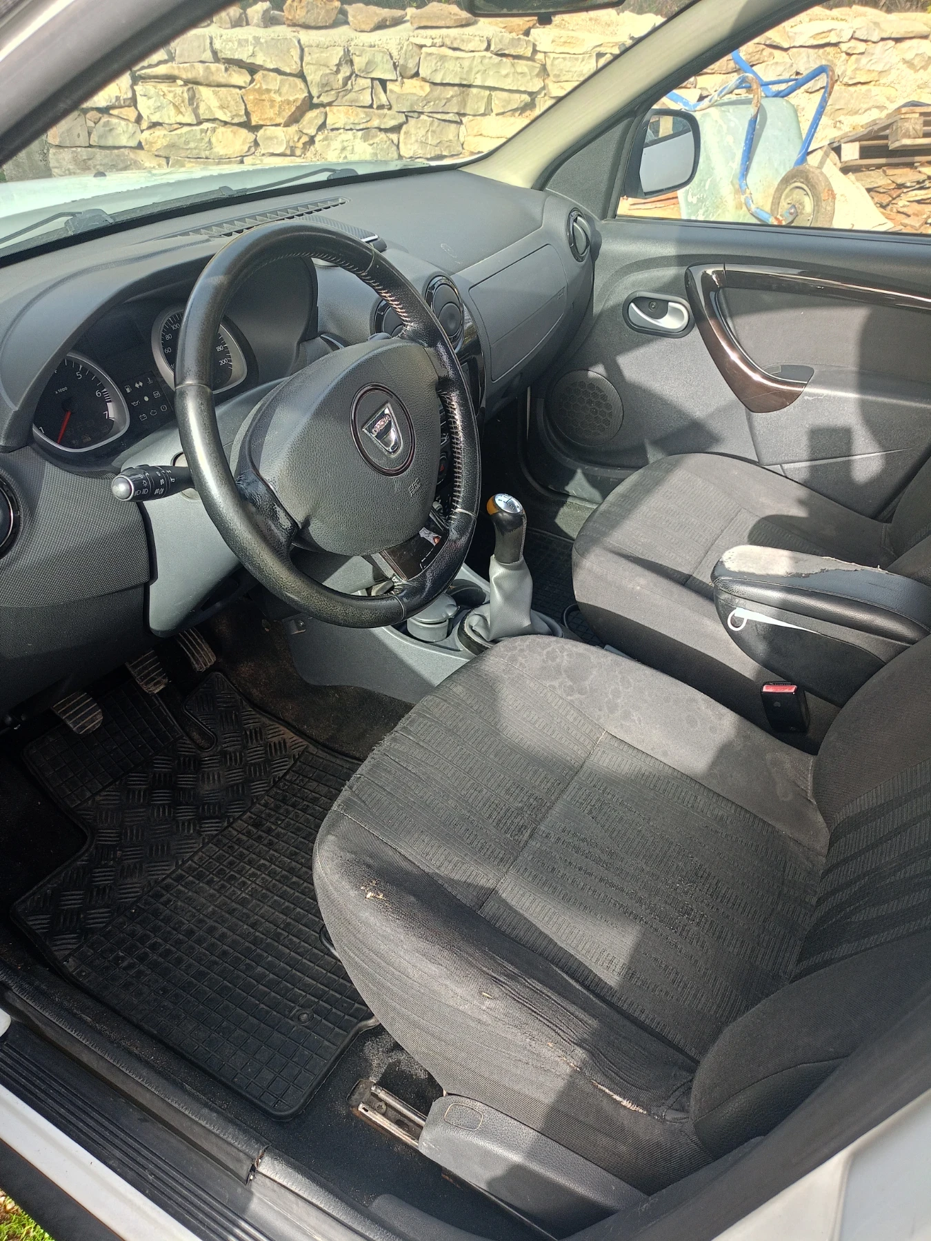 Dacia Duster Dacia Duster 1.6 ГАЗ - изображение 8