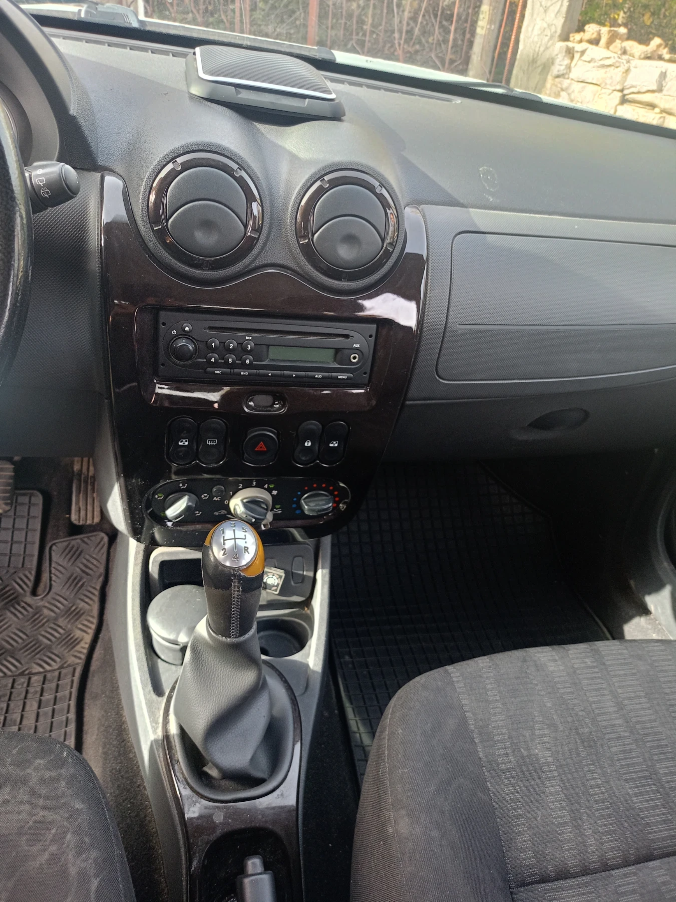 Dacia Duster Dacia Duster 1.6 ГАЗ - изображение 7