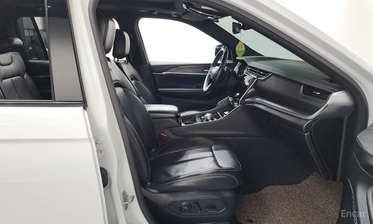 Jeep Grand cherokee L Overland | Кожа Nappa | Панорама | 7 места | 360, снимка 11 - Автомобили и джипове - 54996862