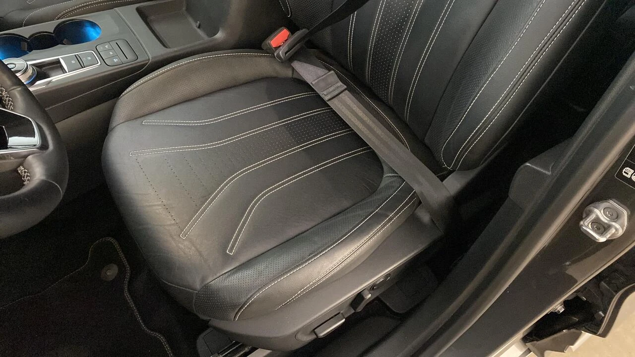 Ford Kuga 2.5 Duratec 225 PHEV LEATHER , снимка 13 - Автомобили и джипове - 56164072