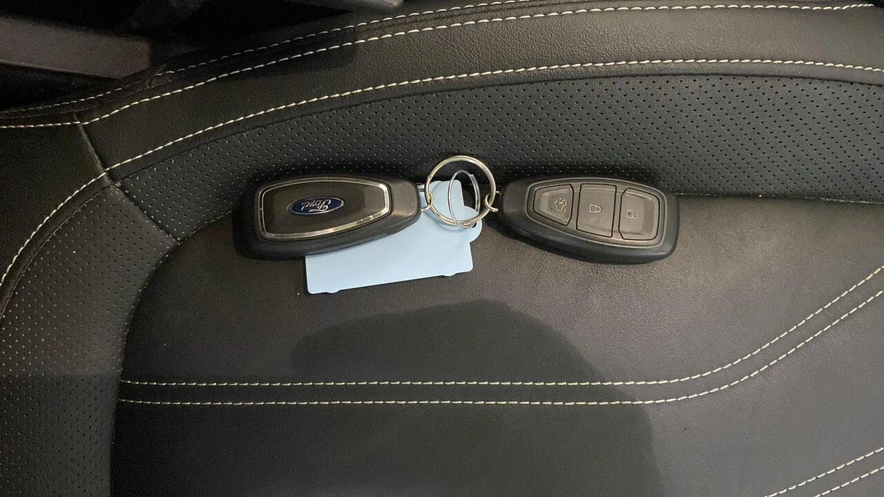 Ford Kuga 2.5 Duratec 225 PHEV LEATHER , снимка 17 - Автомобили и джипове - 56164072