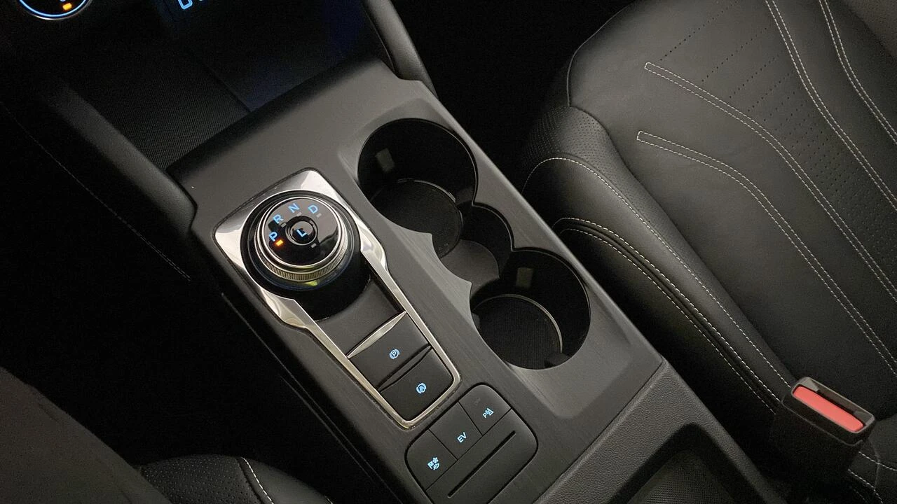 Ford Kuga 2.5 Duratec 225 PHEV LEATHER , снимка 14 - Автомобили и джипове - 56164072