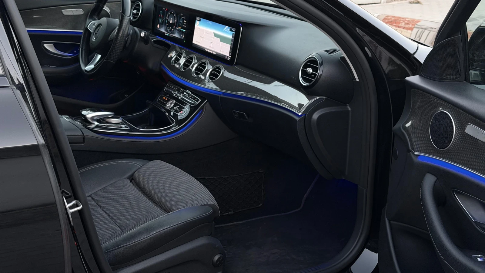 Mercedes-Benz E 350 Digital AMG ОБСЛУЖЕН БАРТЕР ЛИЗИНГ, снимка 15 - Автомобили и джипове - 56185329