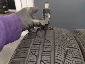 Гуми Зимни 215/40R18, снимка 6