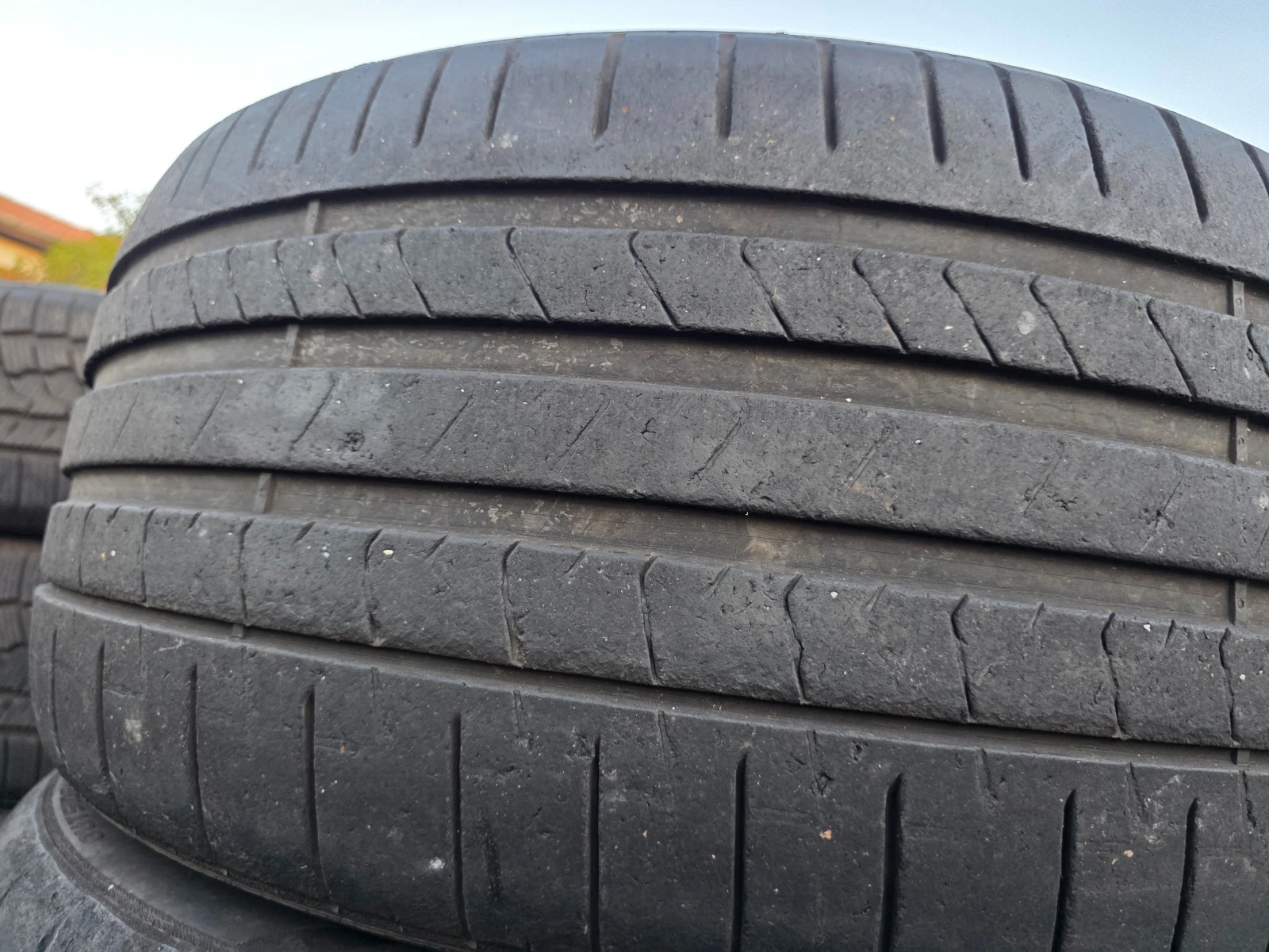 Гуми Летни 275/35R20, снимка 2 - Гуми и джанти - 54731248