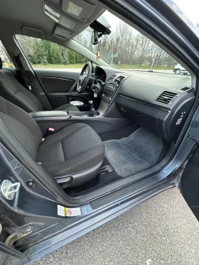 Toyota Avensis 1.8i 147кс., снимка 13