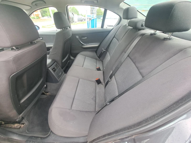 BMW 320 Diesel AUTO, снимка 10 - Автомобили и джипове - 50605648