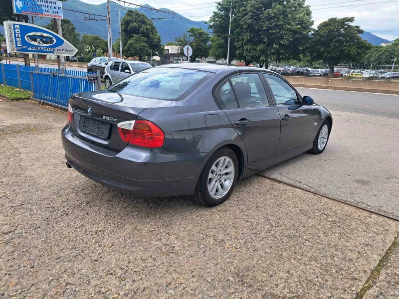 BMW 320 Diesel AUTO, снимка 7 - Автомобили и джипове - 50605648