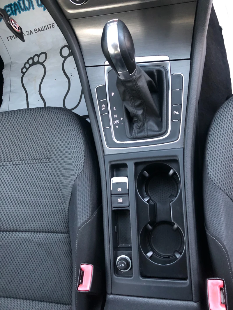 VW Golf 1.6, снимка 12 - Автомобили и джипове - 51990980