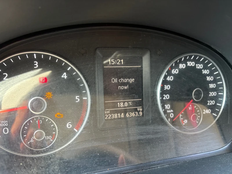 VW Caddy, снимка 8 - Автомобили и джипове - 52077836