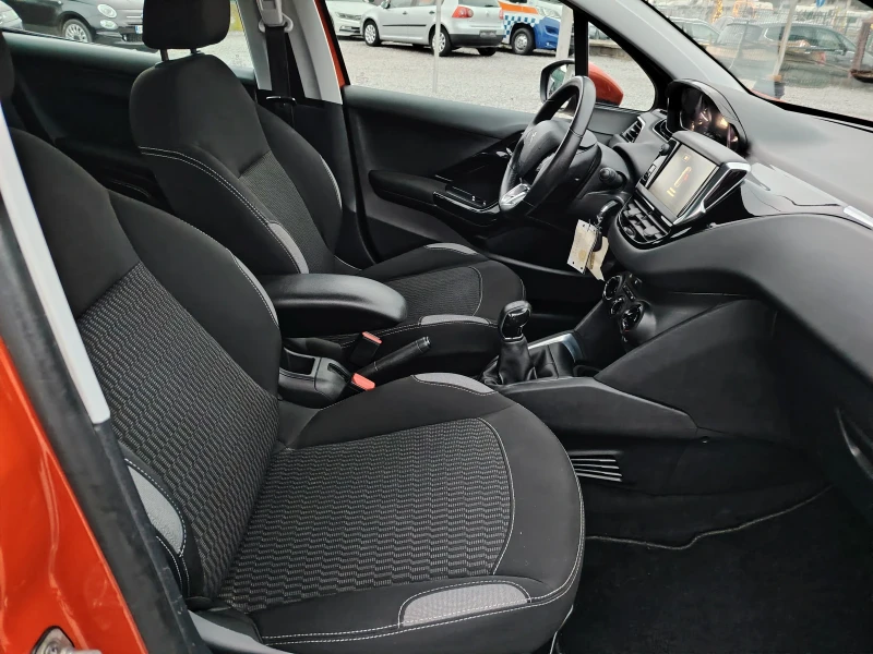 Peugeot 208 1.6 Blue HDi, снимка 10 - Автомобили и джипове - 52699099