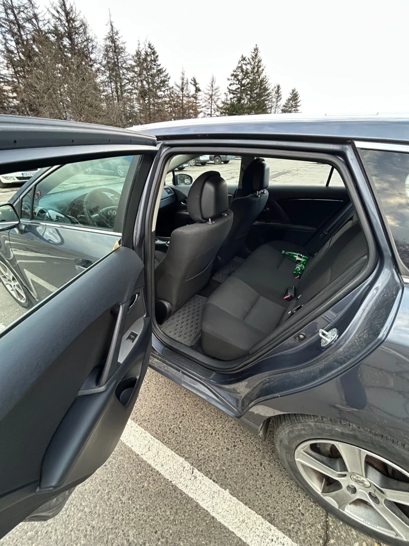 Toyota Avensis 1.8i 147кс., снимка 12 - Автомобили и джипове - 53024341