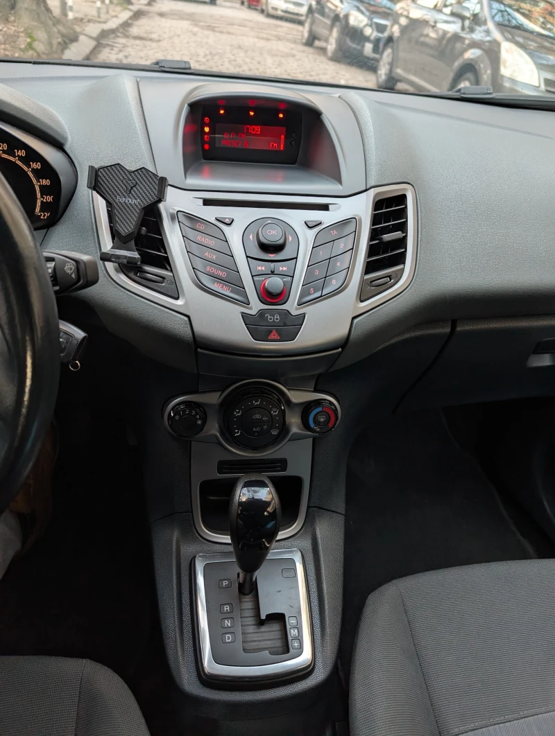 Ford Fiesta, снимка 13 - Автомобили и джипове - 53415859