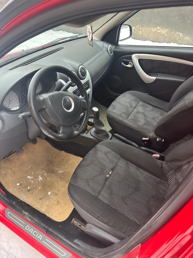 Dacia Logan 1.5, снимка 6 - Автомобили и джипове - 53574166