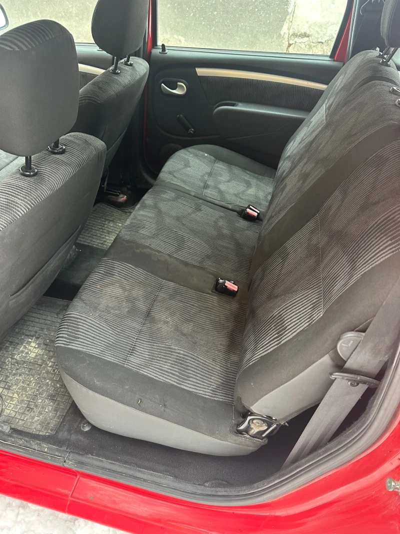 Dacia Logan 1.5, снимка 7 - Автомобили и джипове - 53574166