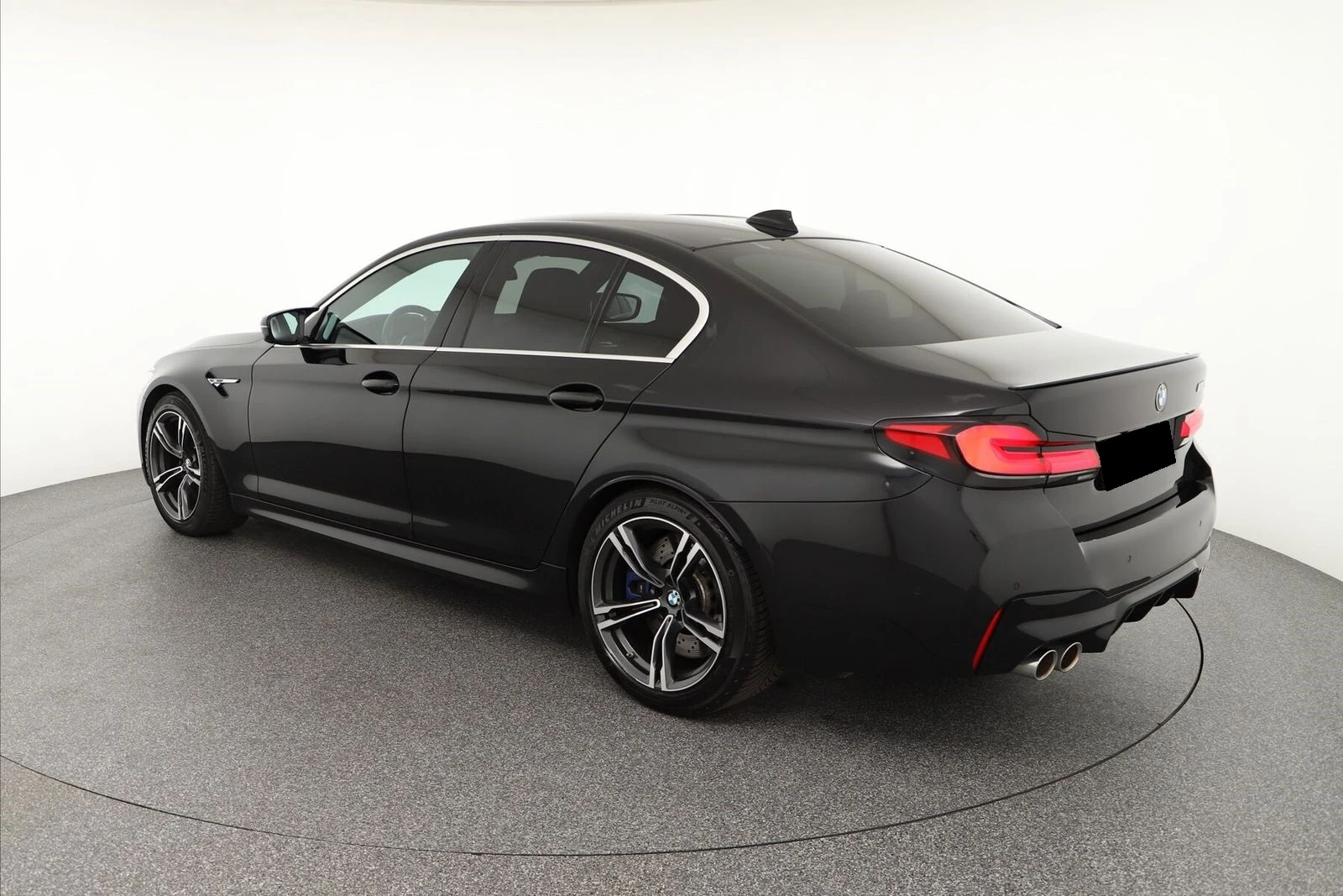 BMW M5 xDrive/ LASER/ LIFT/ B&W/ 360/ HEAD UP/ SOFT CLOSE - изображение 4