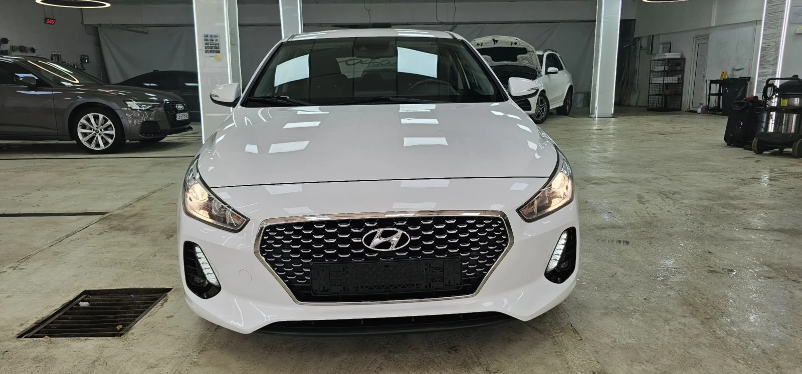 Hyundai I30 1.6 crdi navi Kamera Холандия лизинг  - изображение 5