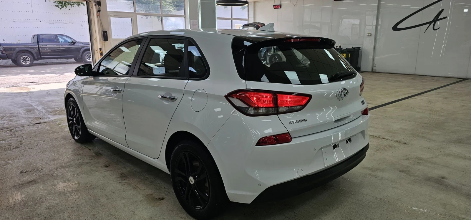 Hyundai I30 1.6 crdi navi Kamera Холандия лизинг  - изображение 8