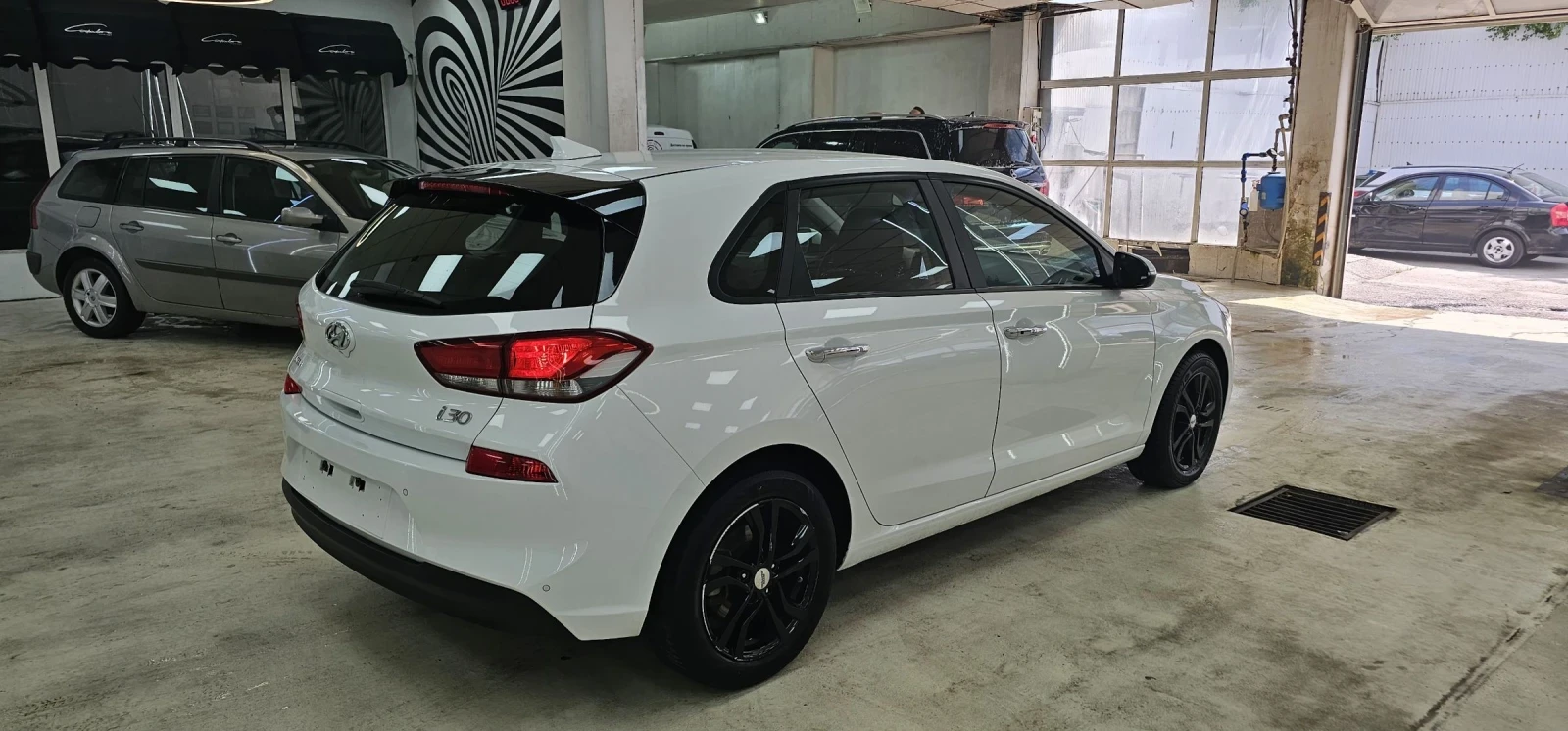 Hyundai I30 1.6 crdi navi Kamera Холандия лизинг  - изображение 6