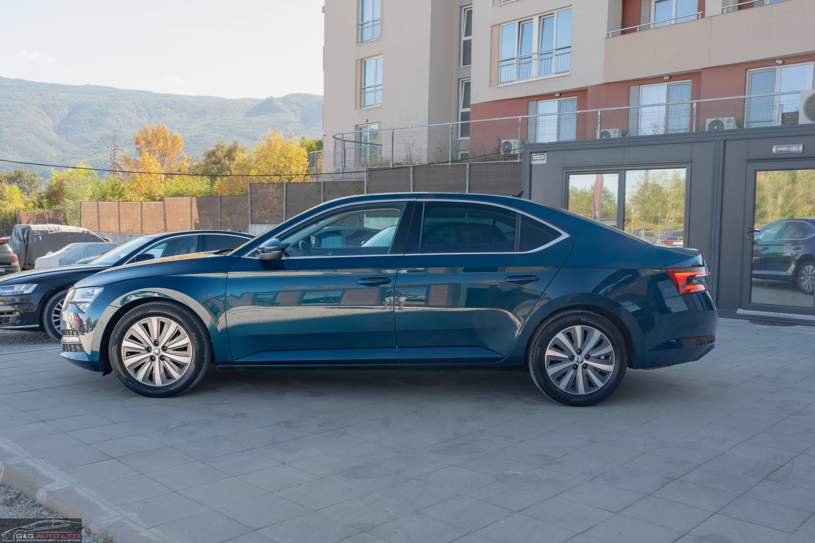 Skoda Superb STYLE/200HP/MEMO/360/DSG/NAVI/LED/AMBI/CARPLAY - изображение 3