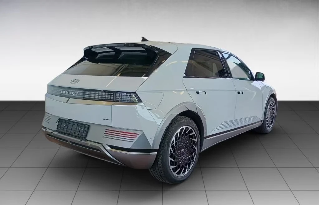 Hyundai Ioniq 5 77.4 kWh 4x4 UNIQ/360/КОЖА/PANO/BOSE/ОБДУХВАНЕ - изображение 4