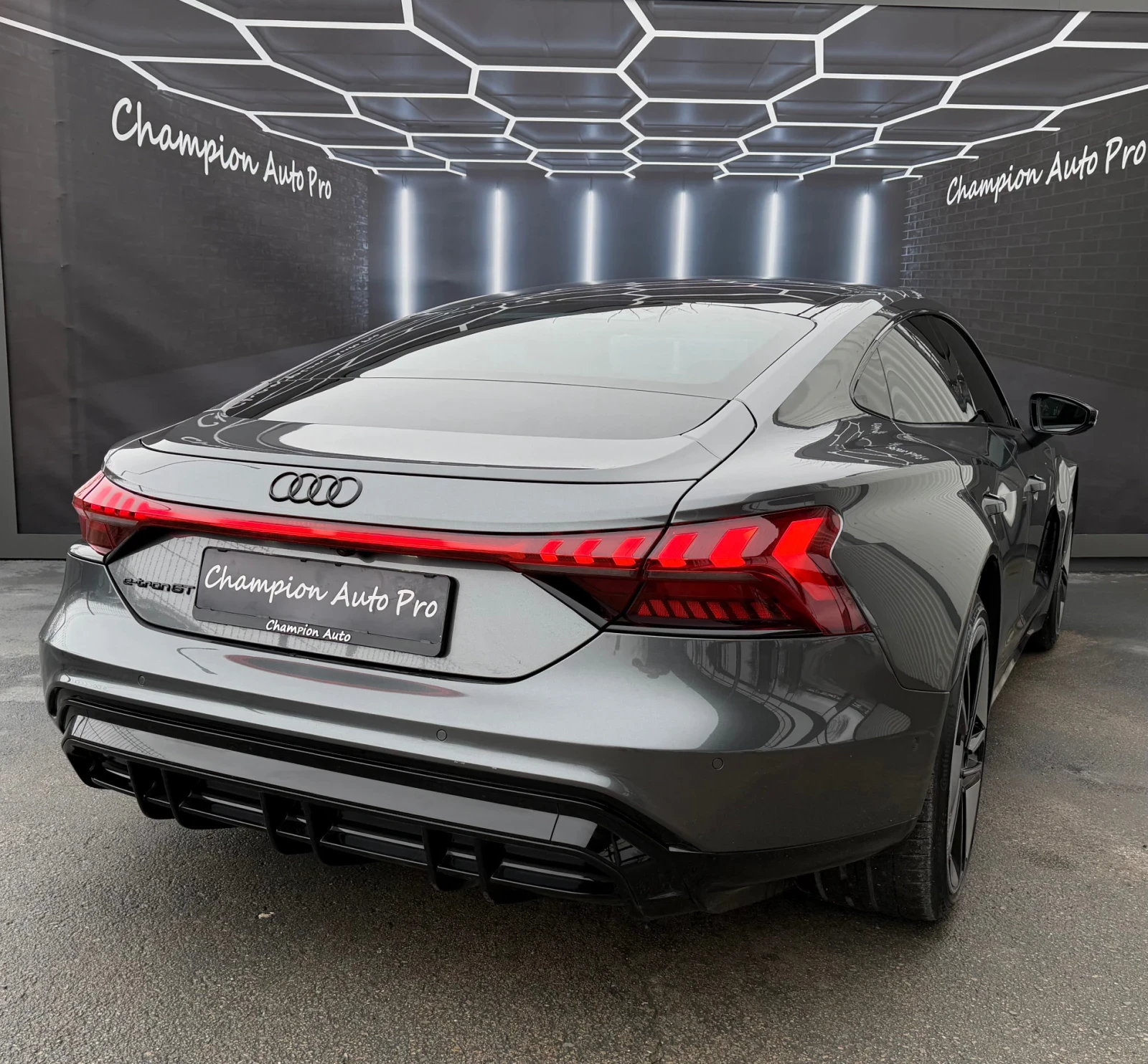 Audi E-Tron GT Edition Zero 1/100 - изображение 6