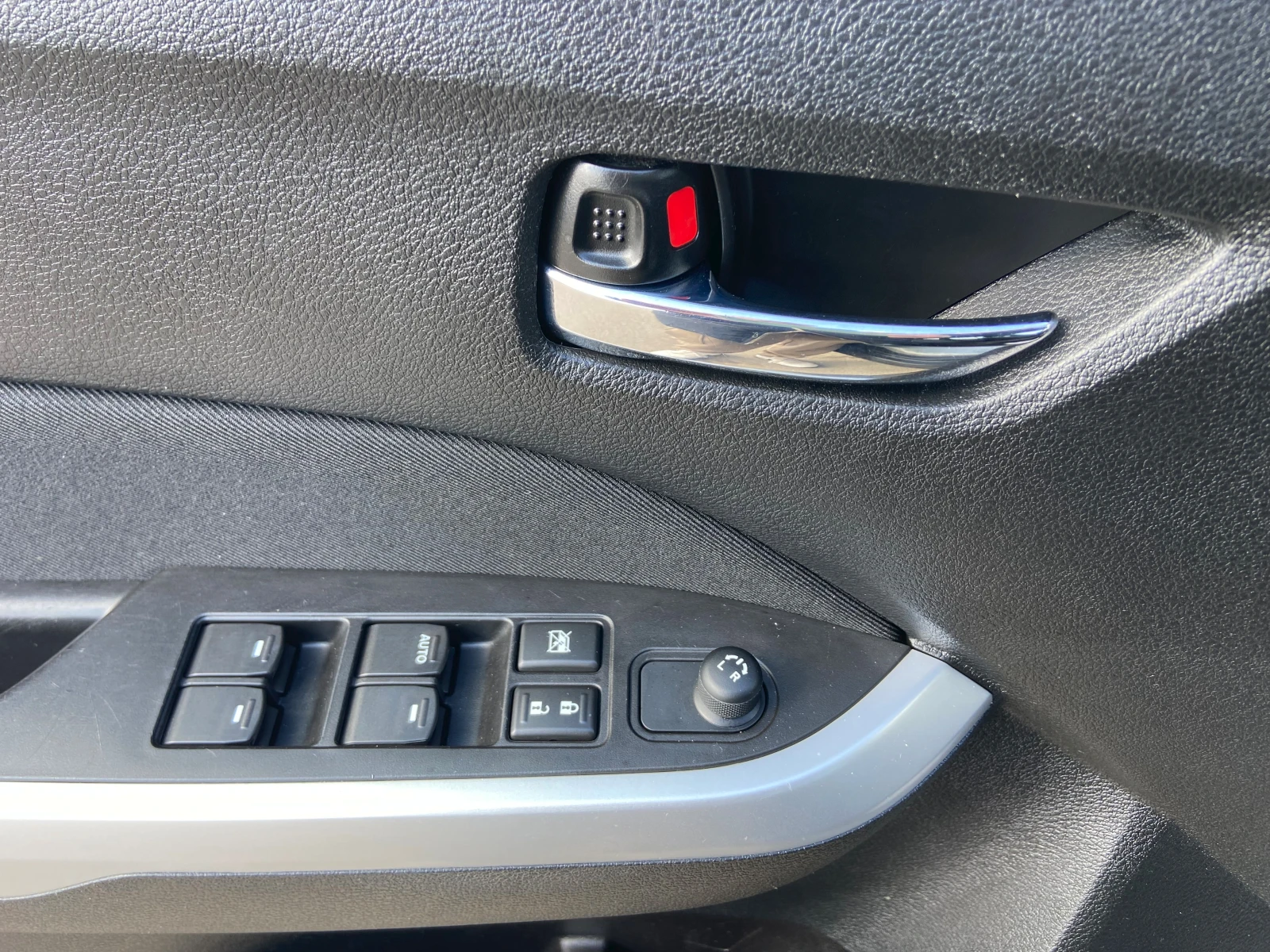 Suzuki Vitara 1.6i-Автоматик - изображение 6