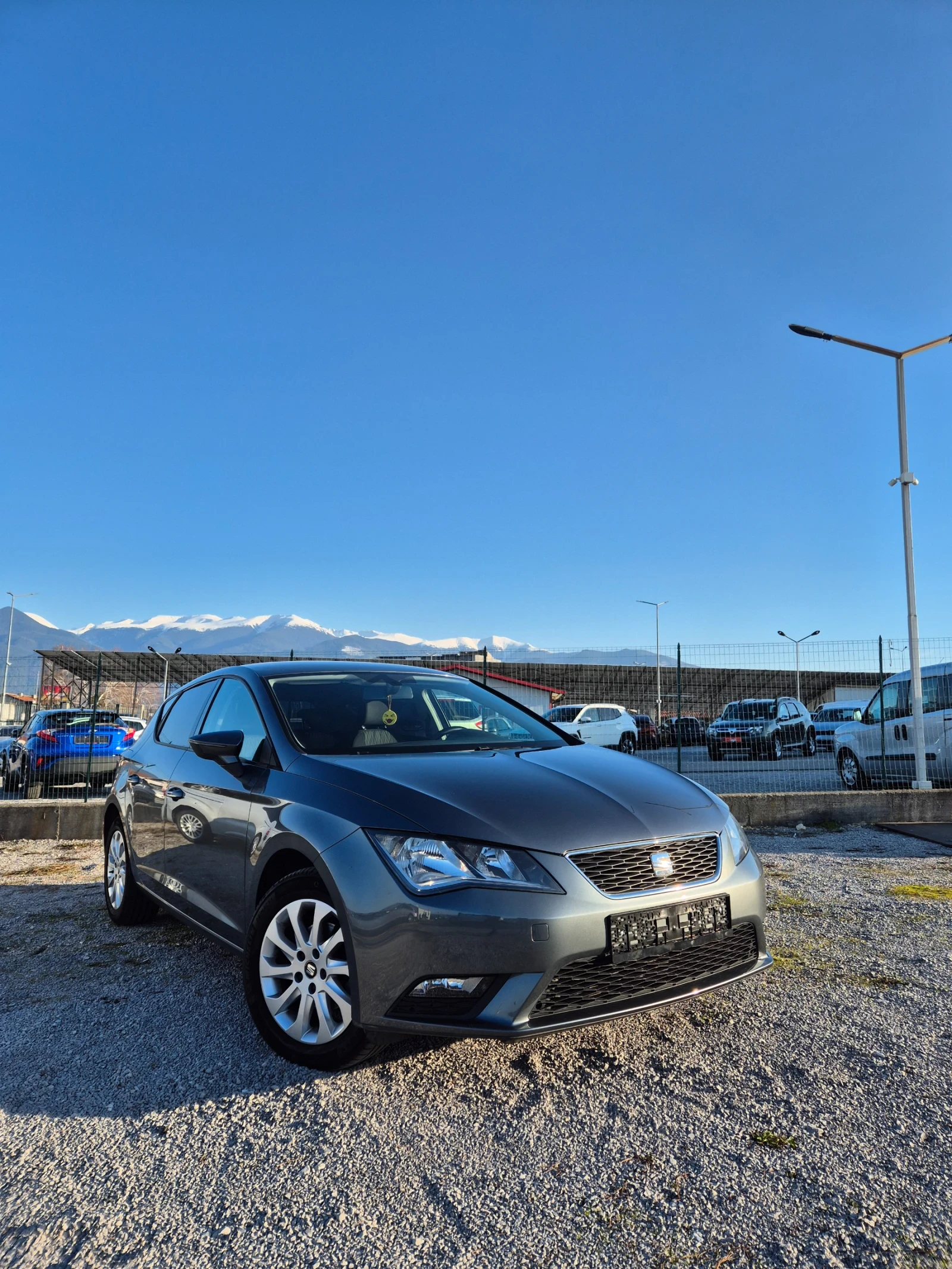 Seat Leon 1.6tdi, снимка 3 - Автомобили и джипове - 53760559