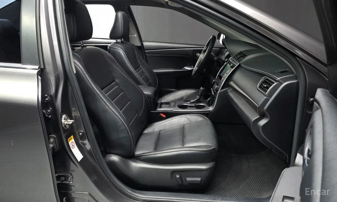 Toyota Camry, снимка 10 - Автомобили и джипове - 54110678