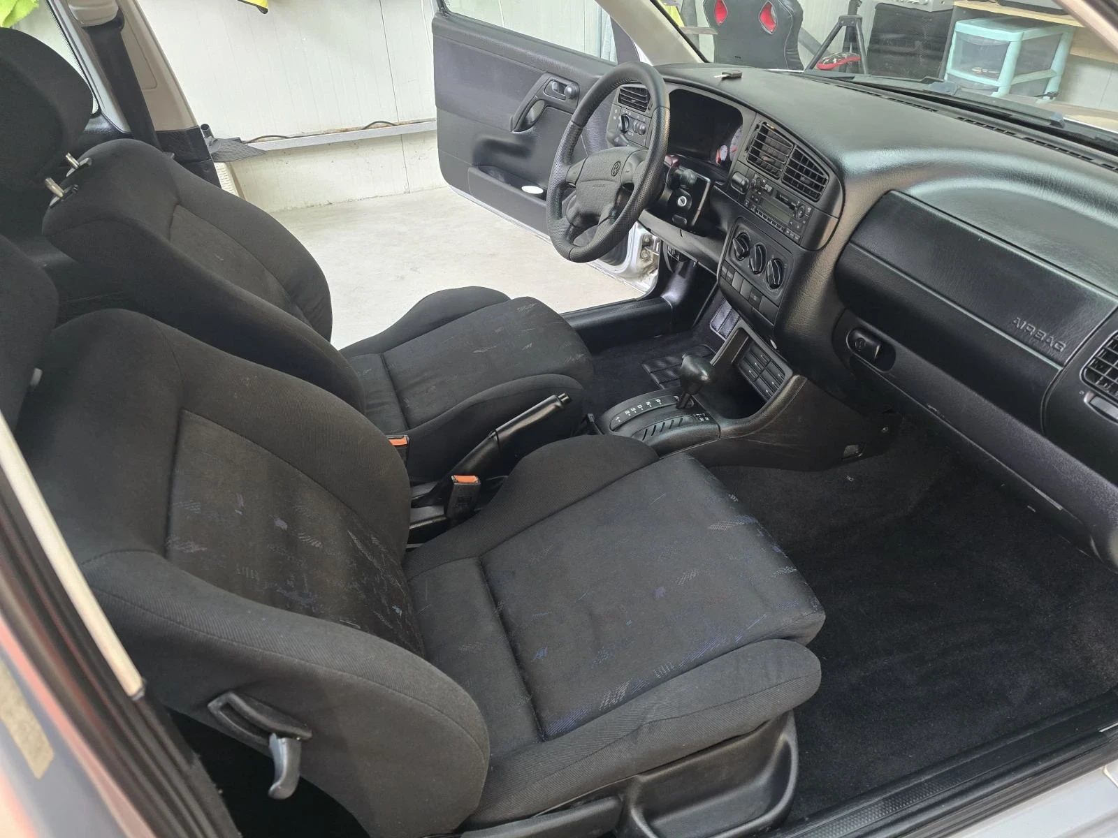 VW Golf 1.6 - АВТОМАТ, снимка 5 - Автомобили и джипове - 54379306