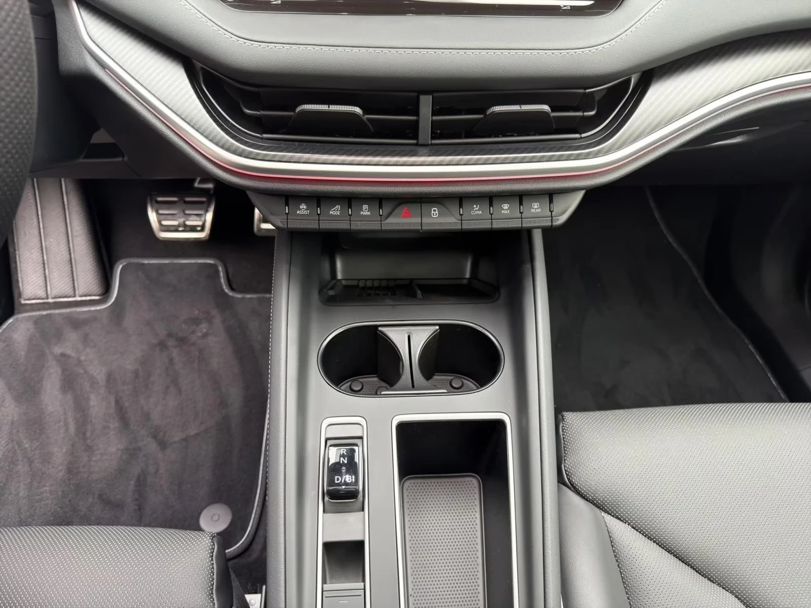 Skoda Enyaq RS FACELIFT DISTR MATRIX 360* W/P HUD PANO CANTON | Mobile.bg � ����������� 11